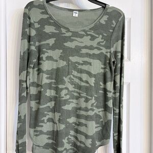 Old Navy Olive Camo Long Sleeve Tee